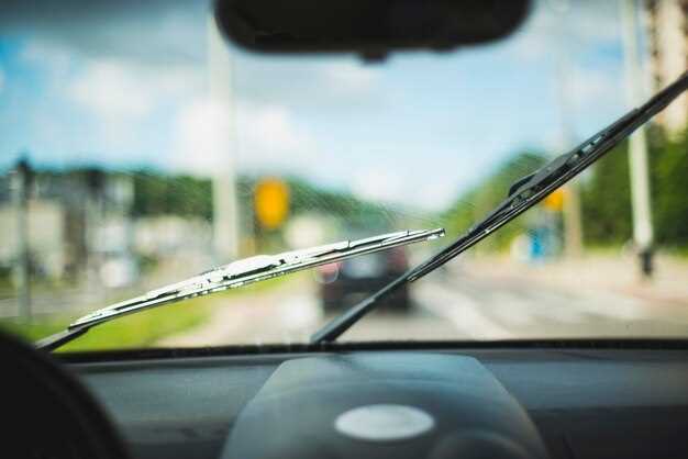 Safe Driving: How to Know When to Replace Wipers
